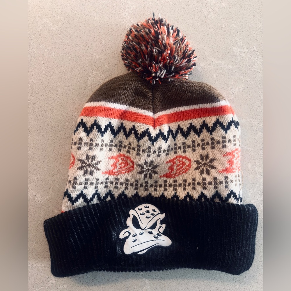 Anaheim Ducks Logo Team Apparel Beanie with Pom-Pom